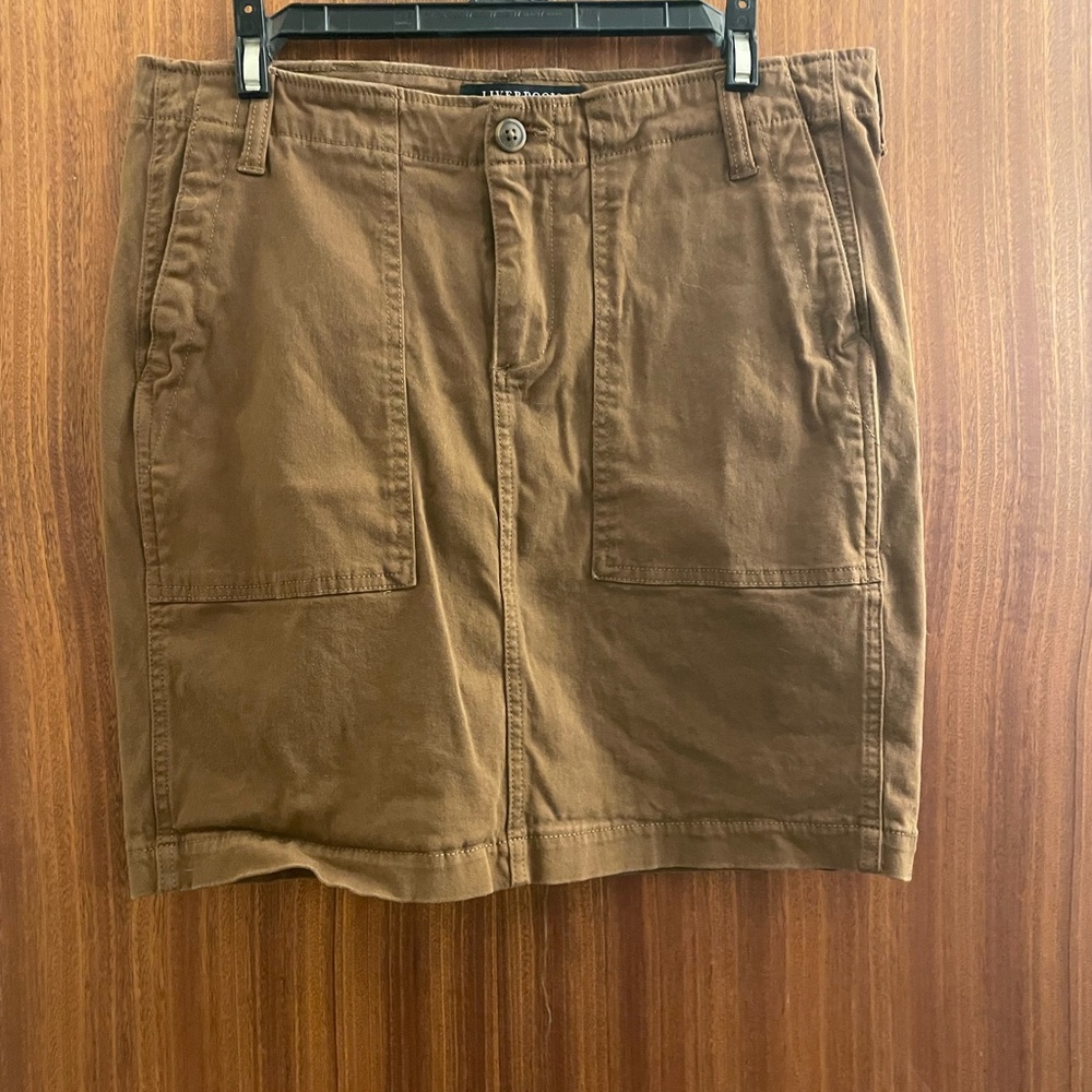 Brown, stretchy pencil skirt with pockets